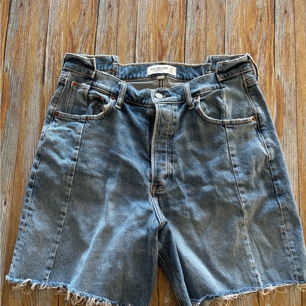 Abercrombie & Fitch Women's Blue Denim High Rise Dad Shorts Curve size 31/12